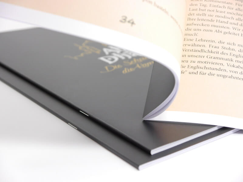 Broschüren A4-Quer mit Rückendrahtheftung